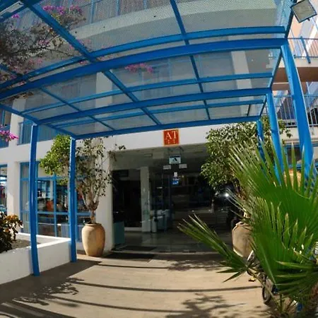 Costa Volcan & 2*